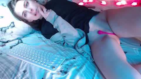 Snapshot of q_t_pie chatting on January 2025 10:40:02 PM Lita rat online show from January 2025 10:40:02 PM