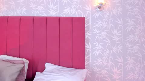 qadeshh  online show from November 2025 11:37:02 PM