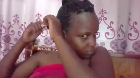 queen014 online show from November 2025 07:30:02 PM