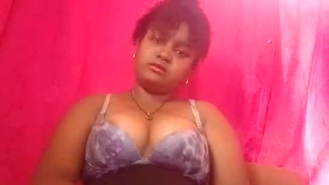 queen01love online show from November 2025 06:13:01 AM