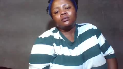 queen2302 online show from May 2026 06:03:01 PM