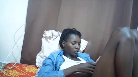 Snapshot of queen_0012 chatting on May 2026 07:00:02 PM asher online show from May 2026 07:00:02 PM