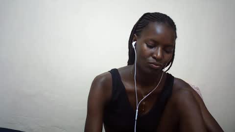 Snapshot of queen_0012 chatting on June 2026 07:17:01 AM asher online show from June 2026 07:17:01 AM