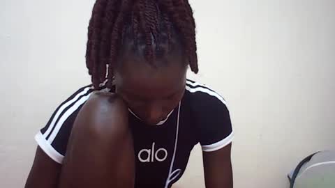 Snapshot of queen_0012 chatting on July 2026 08:18:01 AM asher online show from July 2026 08:18:01 AM