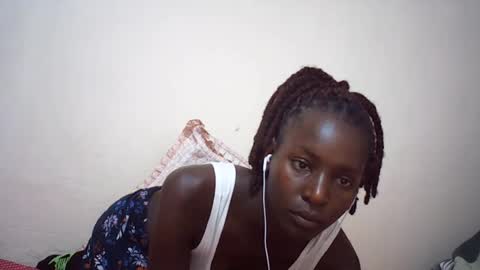 Snapshot of queen_0012 chatting on July 2026 07:45:01 AM asher online show from July 2026 07:45:01 AM