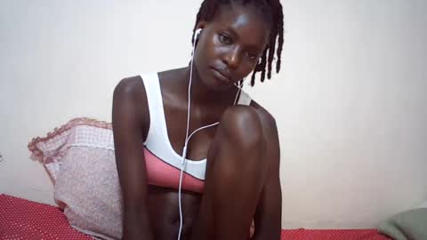 Snapshot of queen_0012 chatting on July 2026 09:06:02 PM asher online show from July 2026 09:06:02 PM