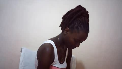 Snapshot of queen_0012 chatting on July 2026 07:04:01 PM asher online show from July 2026 07:04:01 PM