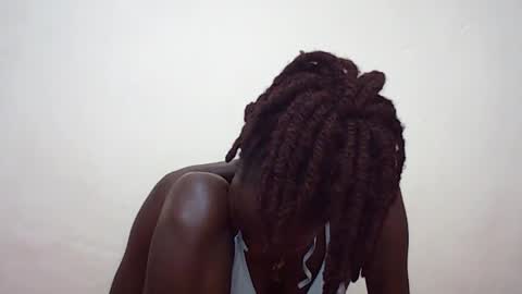 Snapshot of queen_0012 chatting on July 2026 03:00:02 PM asher online show from July 2026 03:00:02 PM