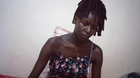 Snapshot of queen_0012 chatting on August 2026 07:07:02 AM asher online show from August 2026 07:07:02 AM