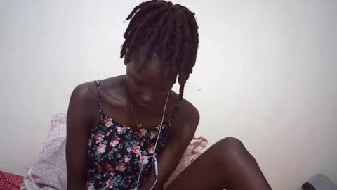 Snapshot of queen_0012 chatting on August 2026 07:46:02 PM asher online show from August 2026 07:46:02 PM