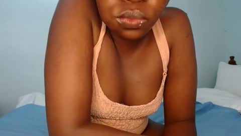 Snapshot of queen_12344 chatting on January 2025 11:34:02 AM emmie online show from January 2025 11:34:02 AM