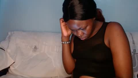 Snapshot of queen_12344 chatting on January 2025 03:24:01 PM emmie online show from January 2025 03:24:01 PM