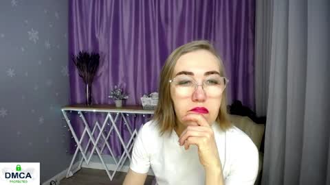 Snapshot of queen_a_n_i chatting on May 2026 06:40:02 AM A N I Ill be here on December 1st online show from May 2026 06:40:02 AM