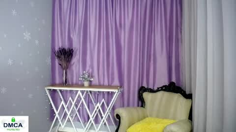 Snapshot of queen_a_n_i chatting on May 2026 02:45:01 PM A N I Ill be here on December 1st online show from May 2026 02:45:01 PM