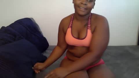 Snapshot of queen_arriana chatting on May 2026 06:21:03 AM queen_arriana online show from May 2026 06:21:03 AM