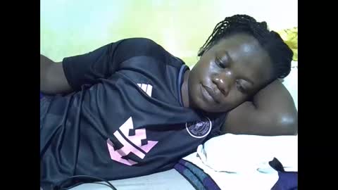 Snapshot of queen_darling3 chatting on December 2025 06:45:02 PM Gentrix online show from December 2025 06:45:02 PM