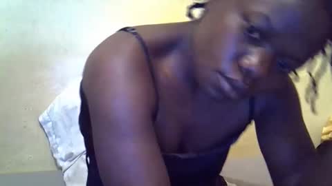 Snapshot of queen_darling3 chatting on December 2025 04:15:01 PM Gentrix online show from December 2025 04:15:01 PM