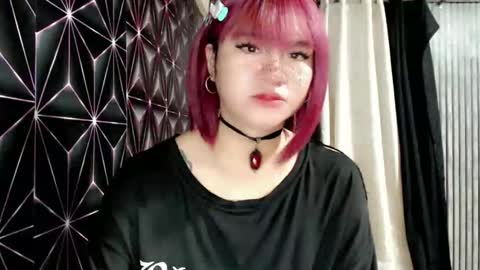 Snapshot of queen_elicktra chatting on June 2026 12:17:01 AM JOY online show from June 2026 12:17:01 AM