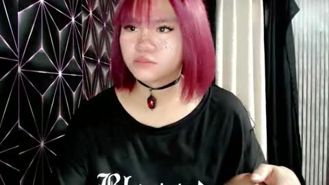 Snapshot of queen_elicktra chatting on June 2026 01:00:01 AM JOY online show from June 2026 01:00:01 AM