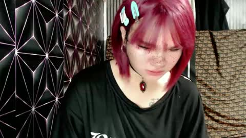 Snapshot of queen_elicktra chatting on June 2026 10:52:01 AM JOY online show from June 2026 10:52:01 AM