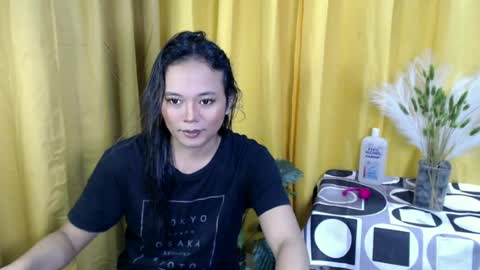 Snapshot of queen_ennah chatting on June 2026 08:40:02 AM queen_ennah online show from June 2026 08:40:02 AM