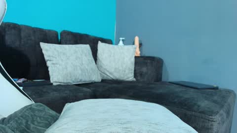 Snapshot of queen_esthefi chatting on October 2025 05:26:02 PM Your Queen Esthefi online show from October 2025 05:26:02 PM