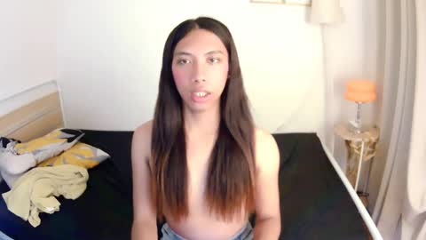 queen_gia online show from April 2026 12:40:02 PM