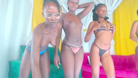 Snapshot of queen_goddess01 chatting on February 2026 08:23:01 PM queen online show from February 2026 08:23:01 PM