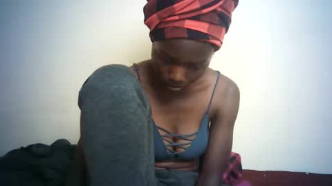 Snapshot of queen_joan chatting on February 2025 09:28:01 AM queen_joan online show from February 2025 09:28:01 AM
