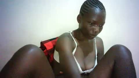 Snapshot of queen_joan chatting on February 2025 01:35:02 AM queen_joan online show from February 2025 01:35:02 AM