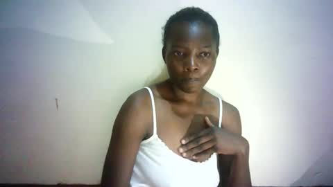 Snapshot of queen_joan chatting on February 2025 05:04:01 PM queen_joan online show from February 2025 05:04:01 PM