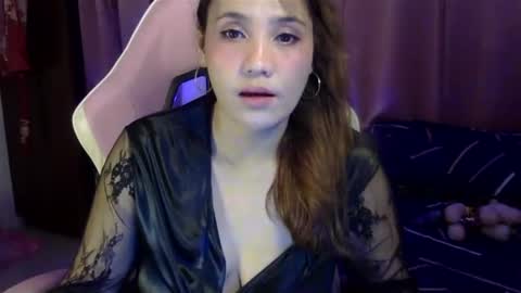 QueenHennessy online show from December 2024 07:05:01 PM