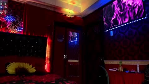 Lily online show from February 2025 10:42:02 PM