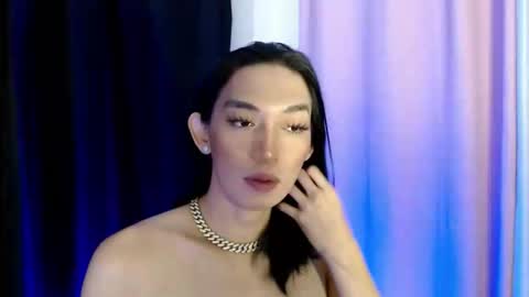 Queen Lucifer online show from November 2025 05:13:01 PM