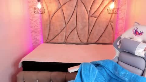   online show from February 2025 12:03:02 PM