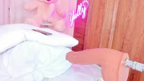 queen_yully online show from March 2025 10:32:02 PM