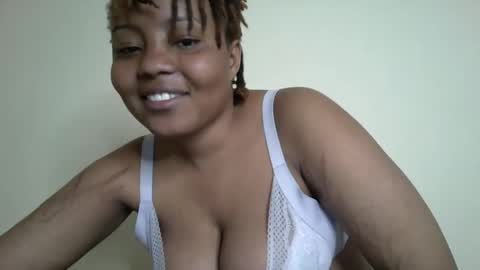 queen online show from November 2025 12:18:01 PM