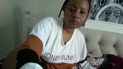 queen online show from November 2025 12:32:01 AM