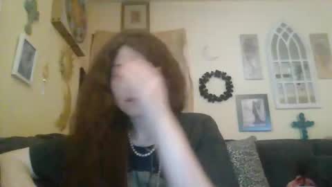 queencrimsonlvx online show from May 2026 07:29:01 PM