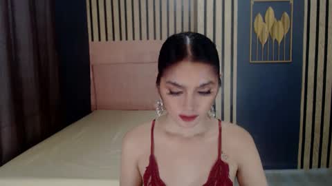 queenemeraldts online show from January 2025 05:05:01 AM