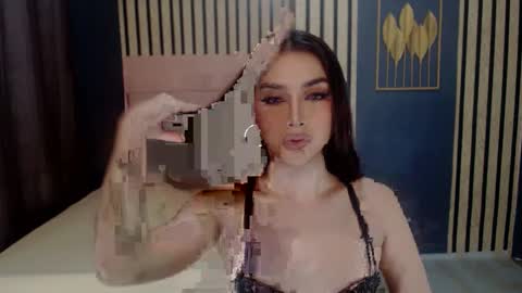 queenemeraldts online show from January 2025 01:23:02 AM