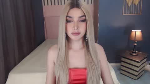 queenemeraldts online show from March 2025 02:36:01 AM