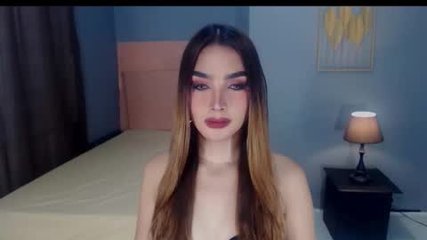 queenemeraldts online show from September 2025 02:01:02 AM