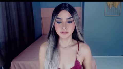 queenemeraldts online show from September 2025 02:05:01 AM