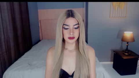 queenemeraldts online show from October 2025 02:06:01 AM