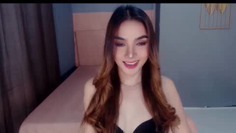 queenemeraldts online show from November 2025 02:55:02 AM