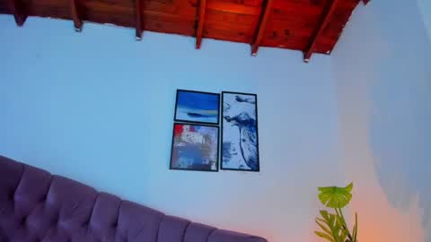 Queen online show from March 2025 01:14:02 AM