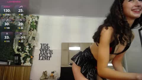 QUEENJEENN online show from January 2025 03:19:01 PM