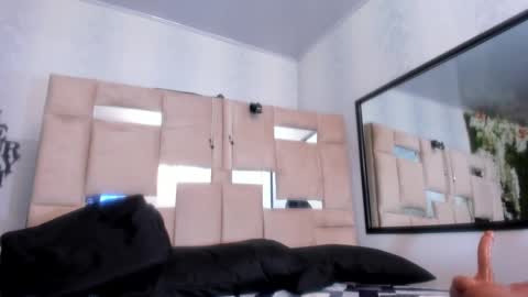 QUEENJEENN online show from February 2025 07:09:01 PM