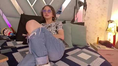 Snapshot of queenjenn__ chatting on February 2026 08:25:02 PM QUEENJEENN online show from February 2026 08:25:02 PM